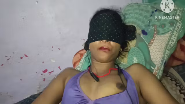 Village Girl Nazia Releases A Shower Of Water From Her Pussy