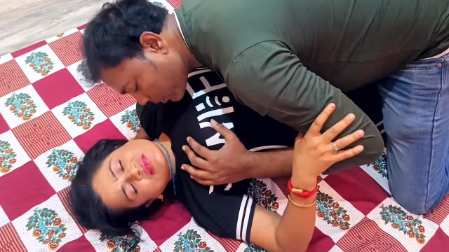 Cable Operator Doing Hardcore Sex With A Hot Tight Pussy Bhabhi When The Cable Line Came Tobe Fixed