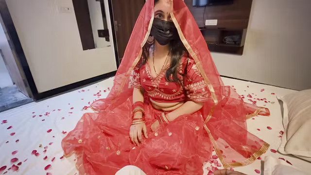 Suhagraat Ka Thofa - Pehla Raat Mein Dulhan Ki Gand Mari Jordaar Anal Desi With Village Bhabhi