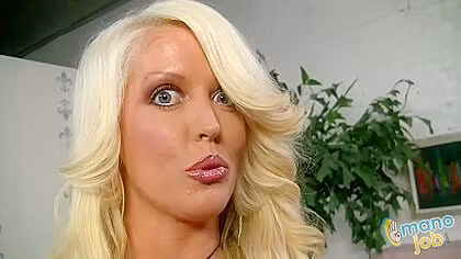Lissome Alura Jenson At Handjob Video
