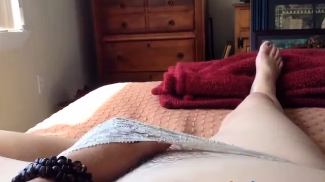 Mature masturbate hairy pussy