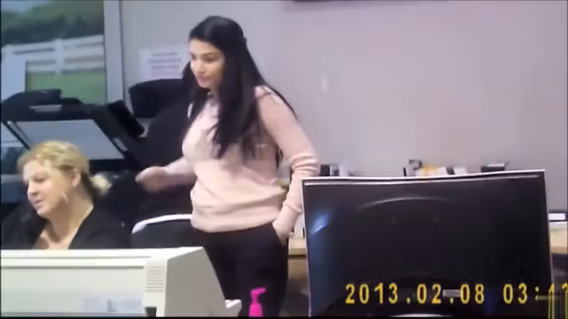 Office-working babe has a stunning body