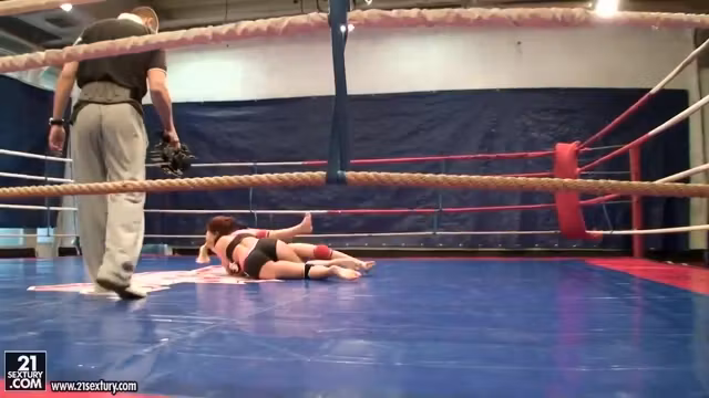Erotic fight club demonstrates the hot couple: Angel Rivas, Niky Gold