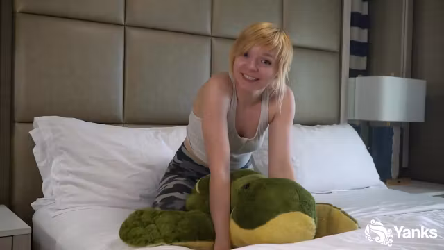 Alexa Crush, Pillow Humping Expert