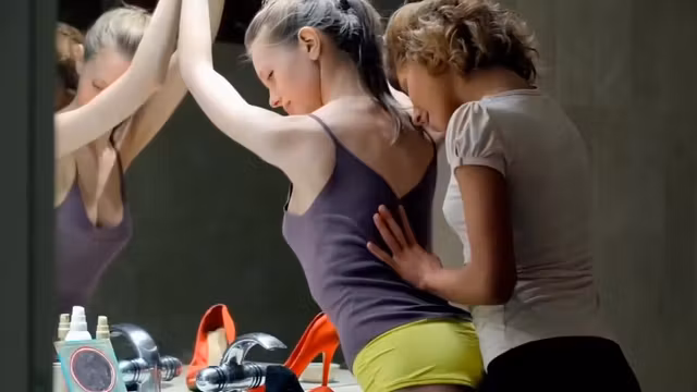 Two young and skinny ladys (Kylie)