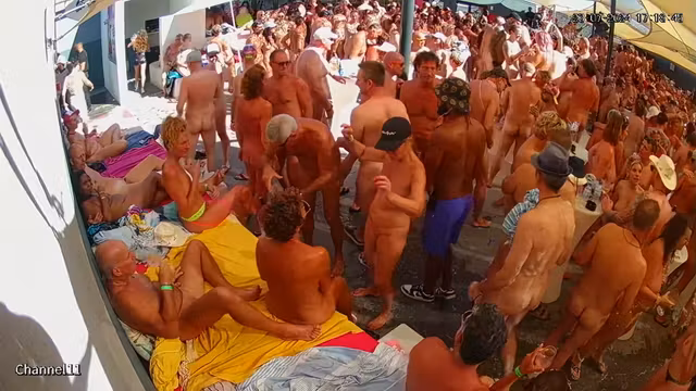 glamourous french swingers club 001