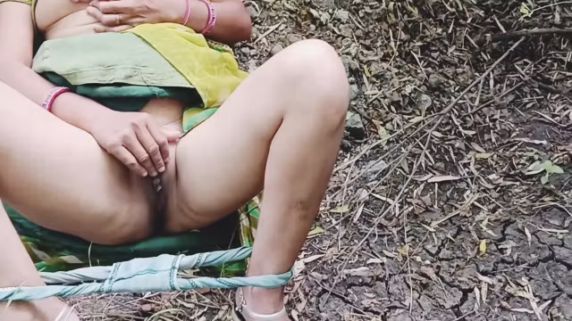 Bhabhi Jungle Apni Stepbrother-in-law Se Ass Marawana Chahta Rahi Aur Stepbrother-in-law Stepsister-in-law Ki Aaj Gad Maar Ega Badi Loud Se