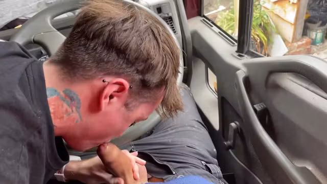 Verified Amateurs - Grindr Hot Trucker Discreet Hookup On His Break In Public Service Station