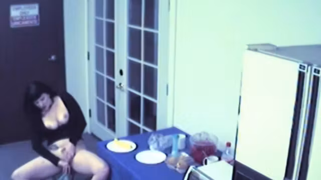 Brunette Masturbate using Vegetable