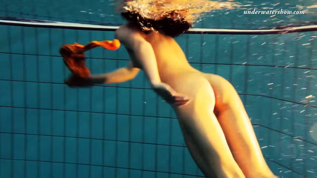 Nina Markova sexy underwater babe
