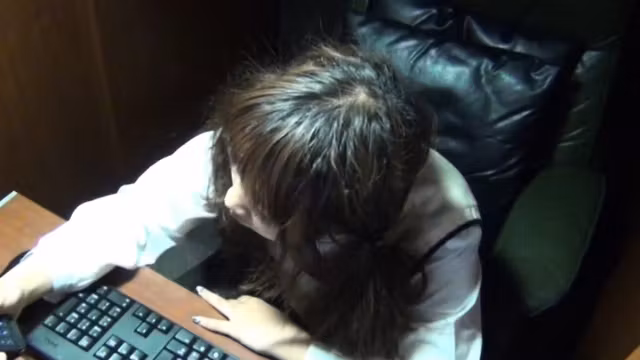 Asian teen wets her panty