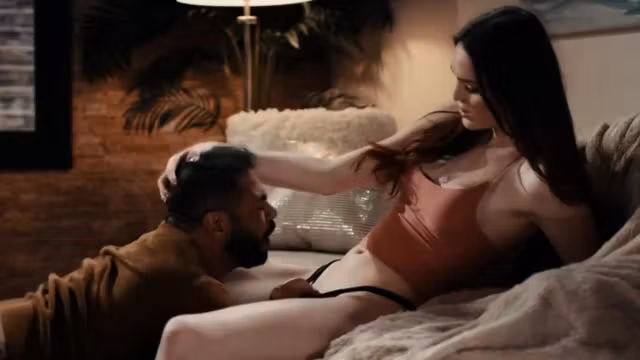 Fat dude massages TS stepdaughter and lets her bang his ass