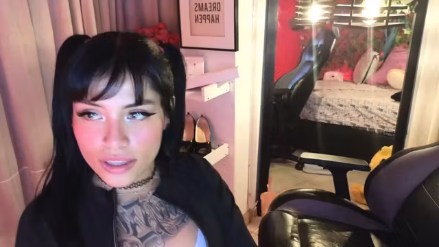 Webcam brunette furios anger masturbation 1