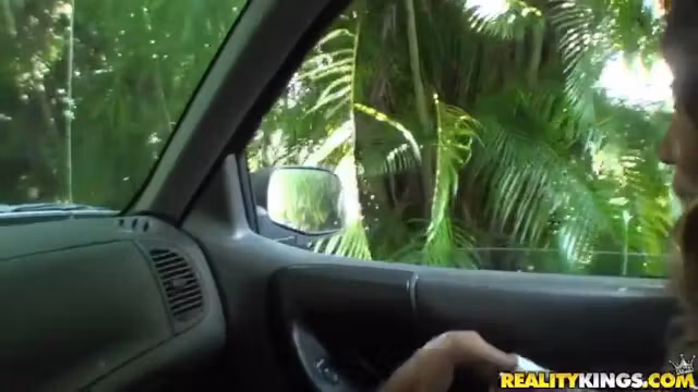Ashton Star likes outdoor sex with her lover Josh