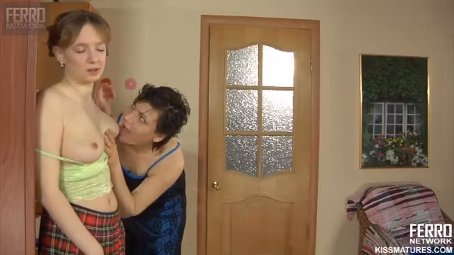 Innocent Heter Minx Licks Mature Lesbian Boobs For A First Time