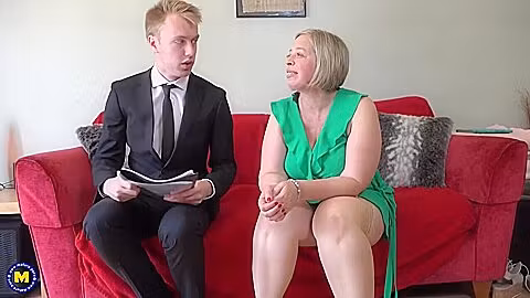 Shooting Star - British Curvy Cougar Doing Her Toyboy