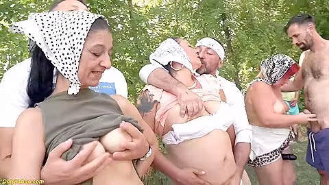 Les Mamies Baisent Dans Le Parc