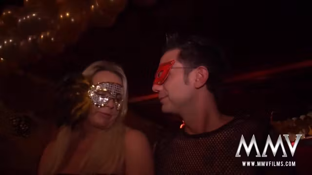 Horny swingers party - MMVfilms