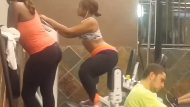 Candid Workout Girls: Thighmaster!!