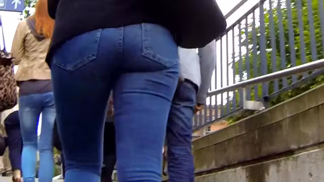 Candid - Cute Ass In Tight Jeans