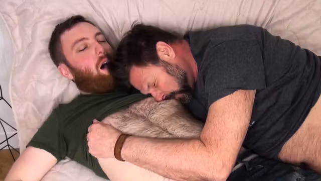 Wanking chub assfucking his bear lover