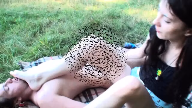 Bobby get outdoor milked while worship her feet