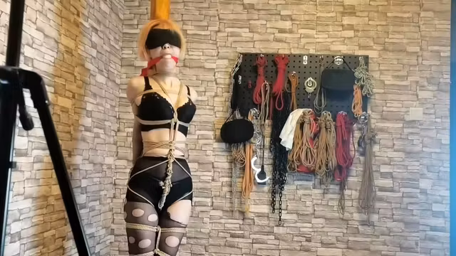 tie to a pillar