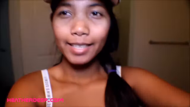 Thai 18-years-old Deep Throat Tharot Pie After See Shark Reef Aquariu
