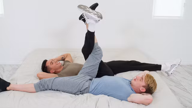 Leg Wrestlin' Showdown - BottomGames