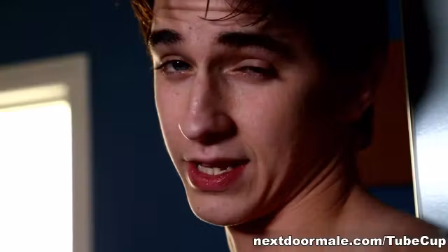 NextdoorMale Video: Axel Wolf