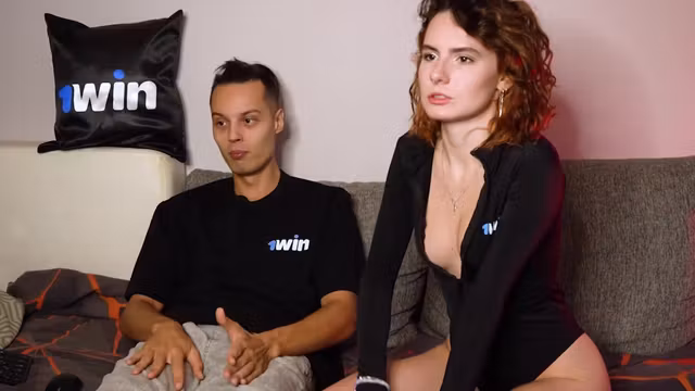 Darcy Dark In Plays De-robe Games, Displaying Natural