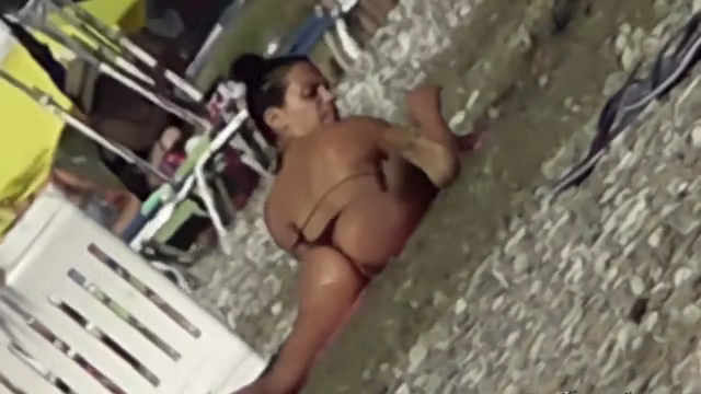 Sexy way to spread legs