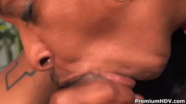 Whorish milf Jamie gets pleasured by young stud