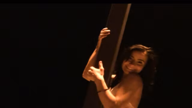 Hot teen teasing with her tits in amateur porn