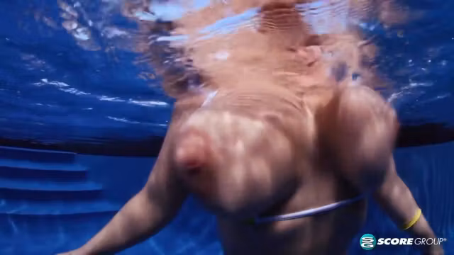 Big Tit Skinny Dip: Lana Ivans