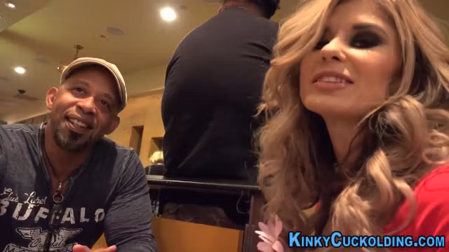 Cuckolding wife gets rim