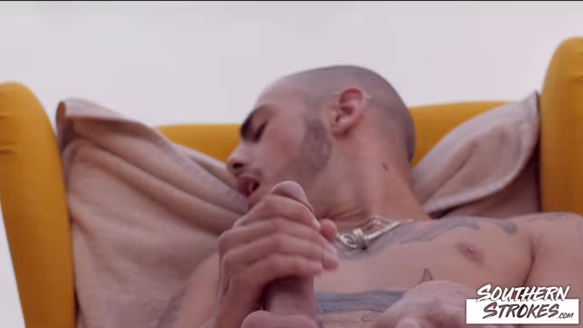 SOUTHERNSTROKES Tattooed Jock Ari Nucci Masturbates Solo