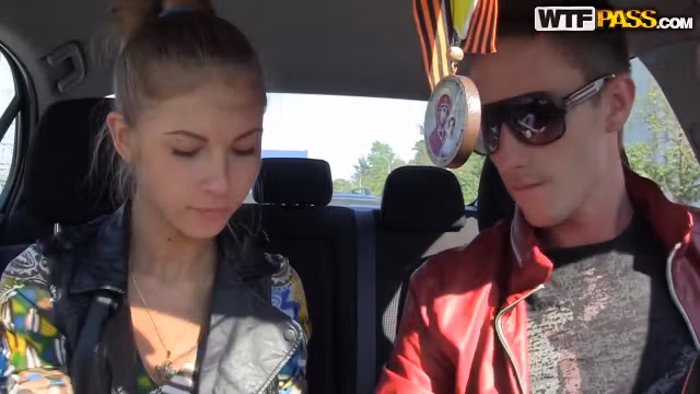 Fellow seducing his girlfriend to have sex