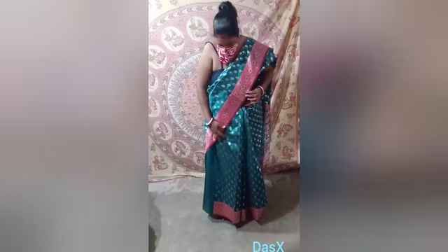 Green Saree Dropping Solo Sfw