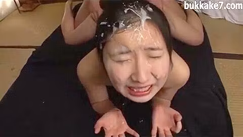 Bukkake on the face one after another while being fucked