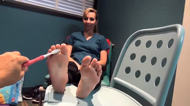 45yr old milf feet Gale from 1fuckdatecom
