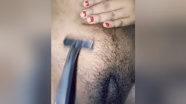 Desi Bhabhi Pusssy Hair Cutting Vidoe