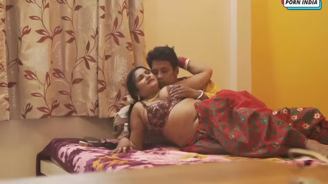 Horny Desi Aunty Wants To Fuck Hard