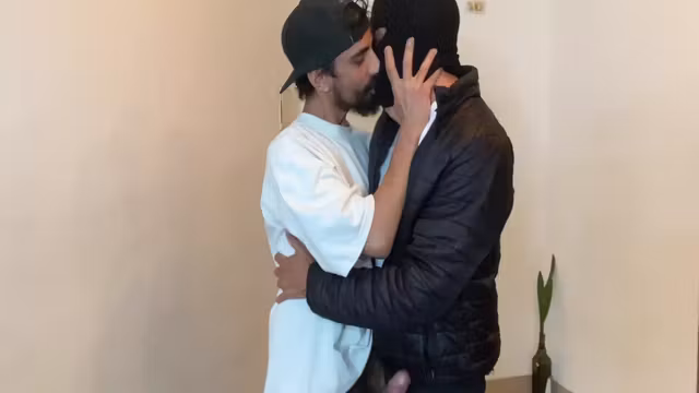 Brasil - Convidando Um Puto Pra Foder Na Praca De Sao Paulo - Sexo Gay Brasileiro Sem Camisinha -magrelo Dotado Fodendo O Cuzinho Do Mascarado With Sub Masked