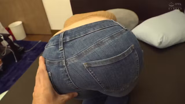 01K1422- Sex with a big butt in the neighborhood