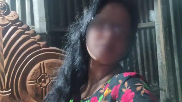 Bangladeshi Woman Masturbates Herself 19