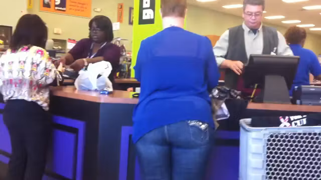 BBW Cougar in tight jeans