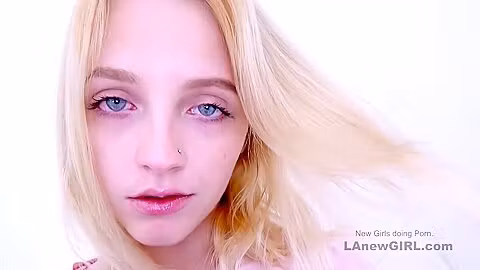 Skinny Angel Gets Her Teen 18+ Muff Screwed In Studio