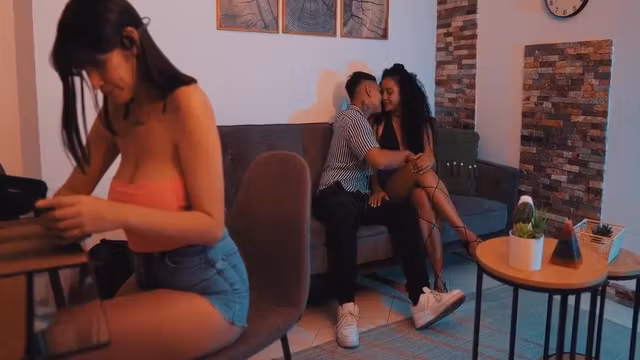 Dilan Clavijo In Follando Con El Novio De Mi Mejor Amiga, Mientras Ella Trabaja Distraida