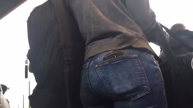 NICE ASS IN TIGHT JEANS WAITING FOR THE 104 BUS!!!!